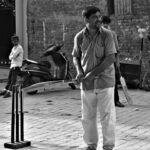 Perfect Batting Stance for Cricket: Feet, Head and Grip Guide